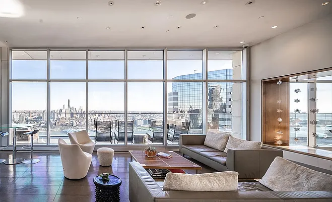 Rented by SERHANT. | media 6