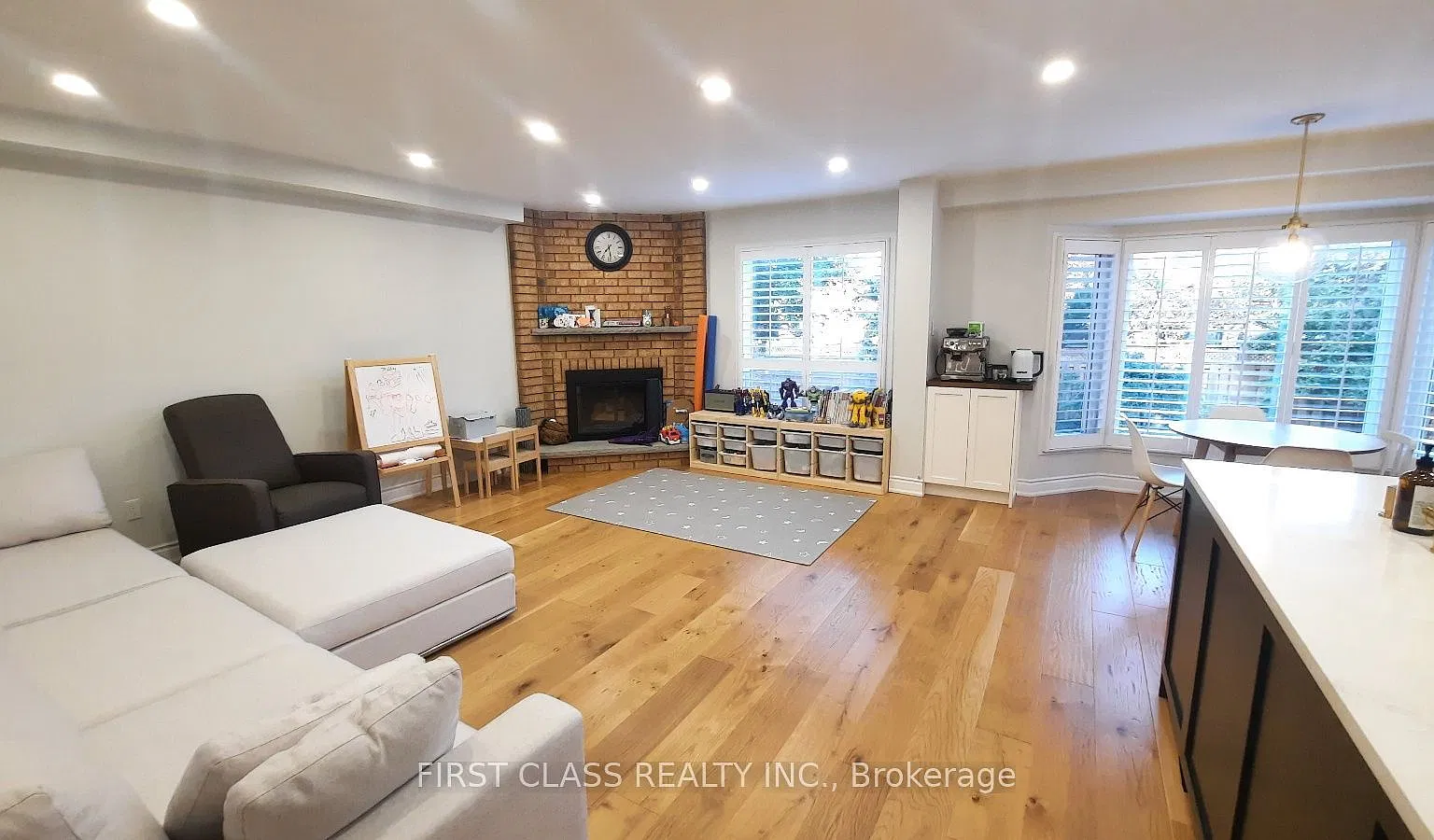 6 bed, $4,800 — Photo 4