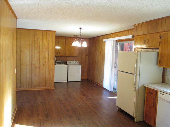 2nd image of 504 E Gum St