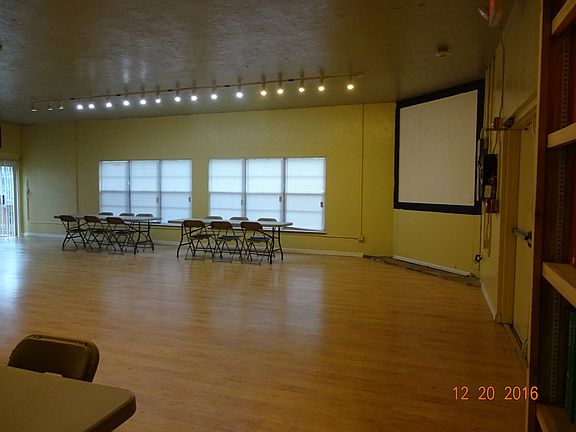 3rd image of 931 NE 16th Ave