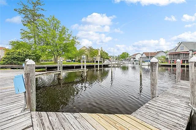 101 Marina Dr — Photo 20