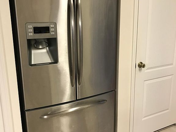5th image of 418 Wilton Cir