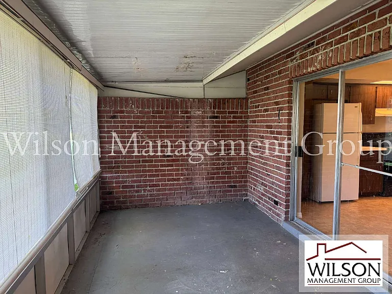 1241 Heritage Ln — Photo 17