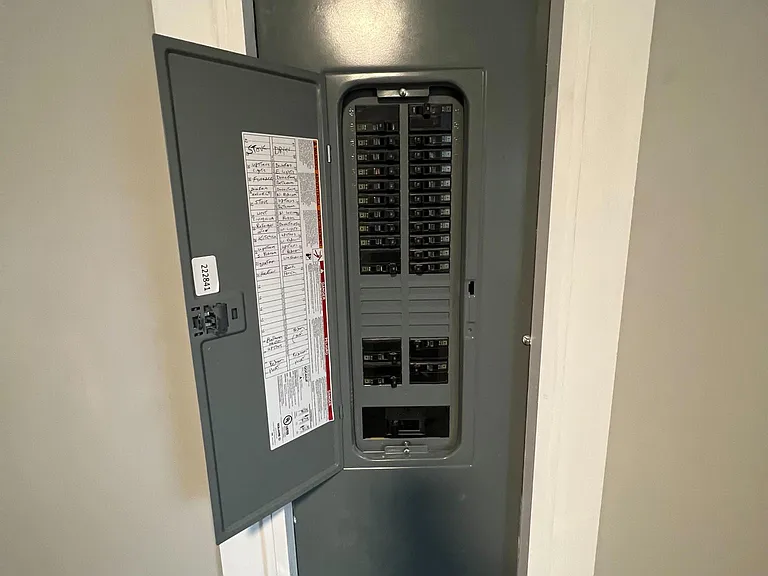 210 N Gilbert St — Photo 18