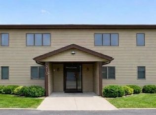 210 Sargent Dr APT 103, Red Wing, MN 55066