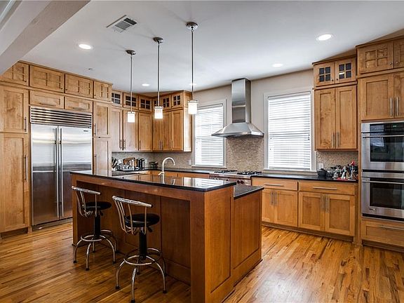 3rd image of 4144 Emerson Ave APT 3