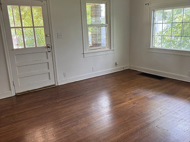 2517 Lafayette Cir — Photo 3