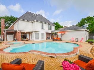 2818 Old South Dr, Richmond, TX 77406