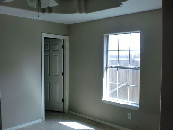 4th image of 3221 Bonita Dr