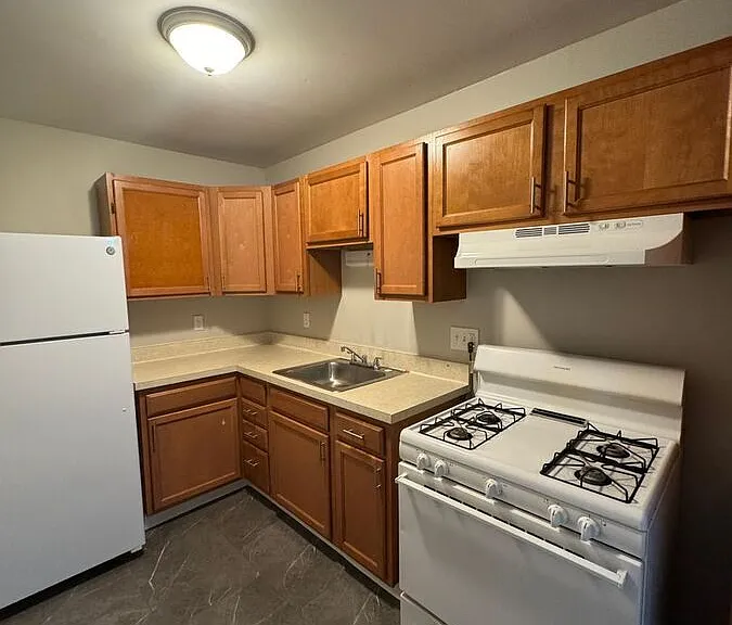 126 S Franklin St #6 — Photo 2
