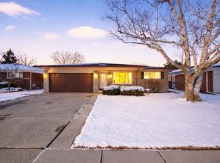 14515 Ivanhoe Dr, Warren, MI