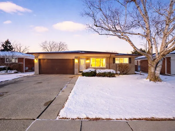 14515 Ivanhoe Dr, Warren, MI 48088