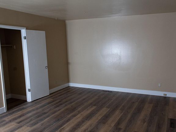 5th image of 829 E Stratford Ave APT 4