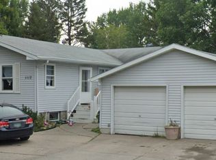 1117 28th Ave S, Grand Forks, ND 58201