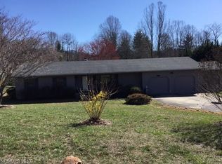 307 Hickory Ln, Asheville, NC 28805