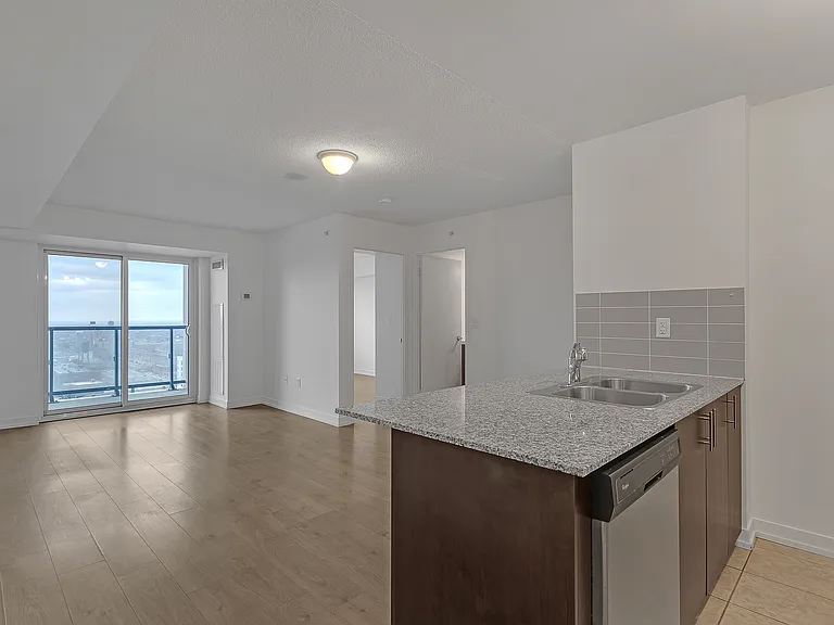1410 Dupont St — Photo 9
