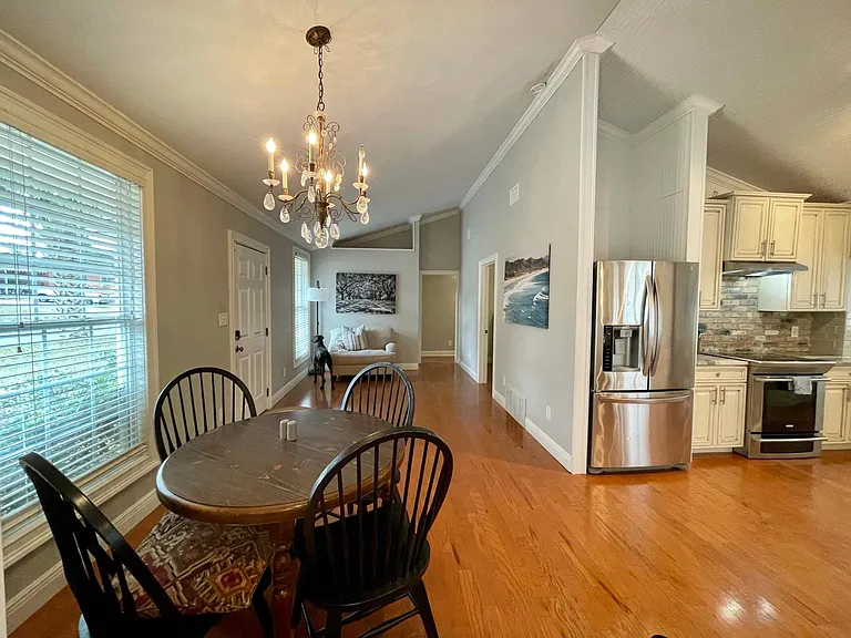 1311 Pickens Ave — Photo 9