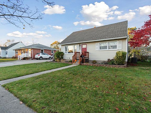 3rd image of 1411 Slayton Ave