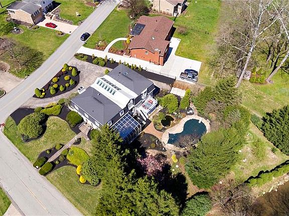 3rd image of 4001 Heather Dr