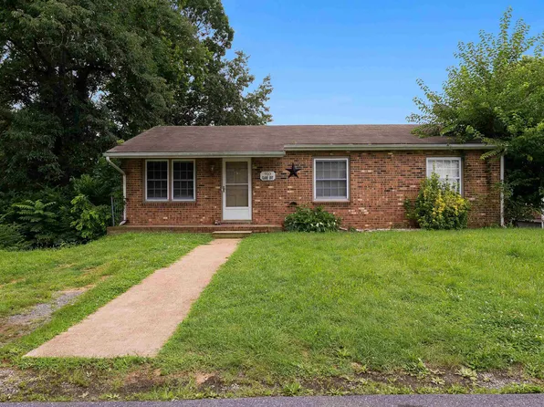 910 Carol Ave, Shenandoah, VA 22849