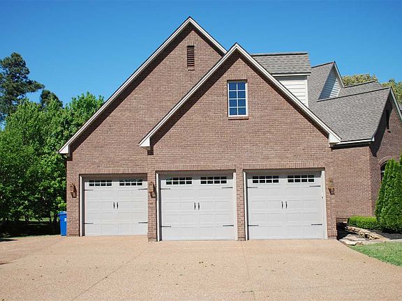 2nd image of 1704 Greenhills Dr