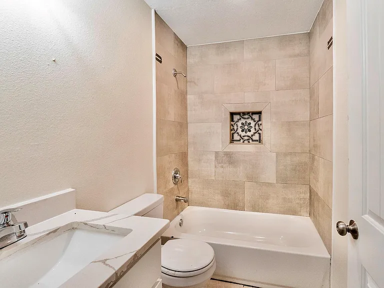 529 S Illinois Ave — Photo 15
