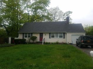 1364 E Forks Rd, Bay Shore, NY 11706