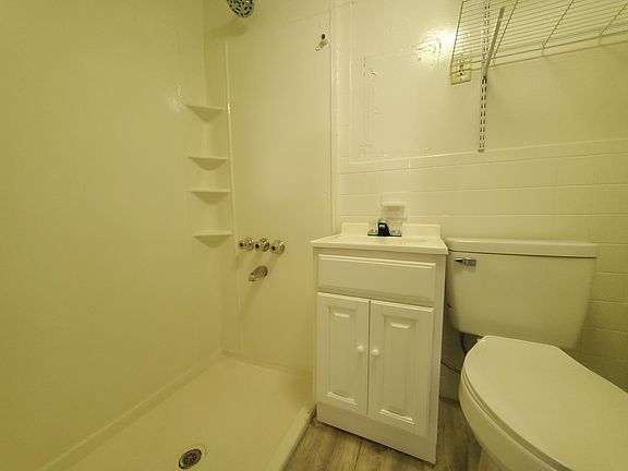 5th image of 60 Lexington Ave #1