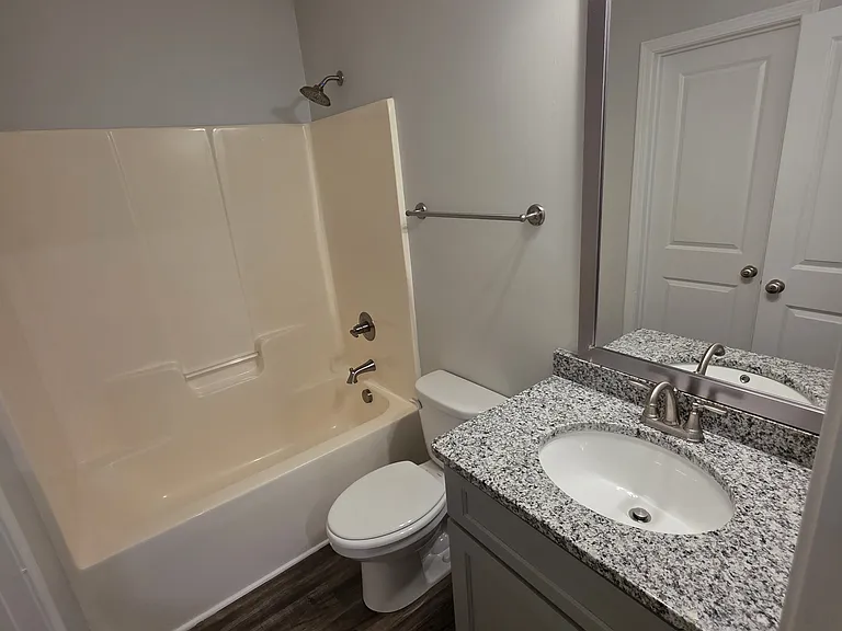 412B Pineview St #B — Photo 10
