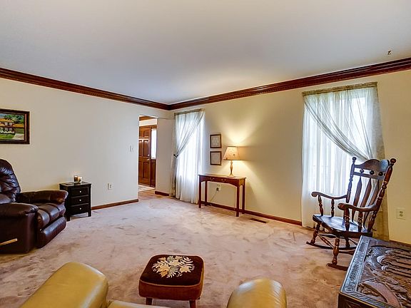 5th image of 7409 Cinnamon Woods Dr