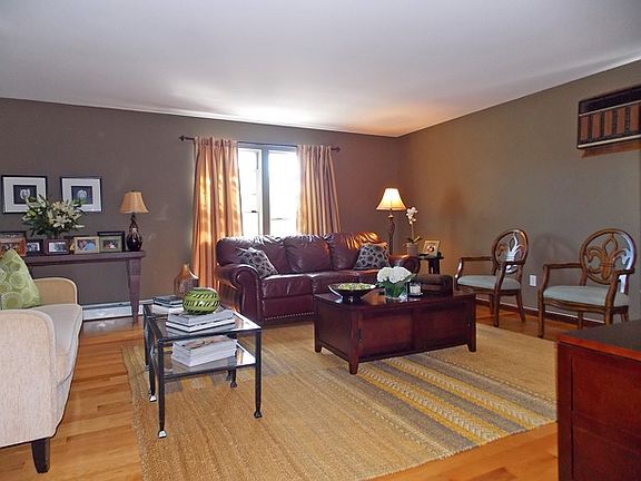 3rd image of 130 Crotona Ave Floor 2