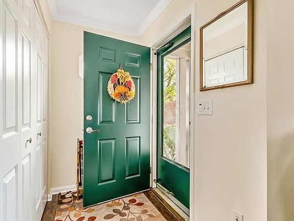 2nd image of 3694 Colonial Dr