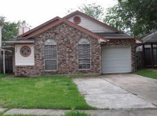 117 Cacao St, Lake Jackson, TX 77566