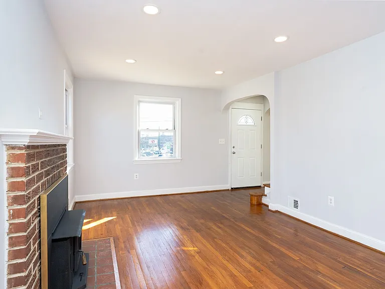 10026 Lorain Ave — Photo 5