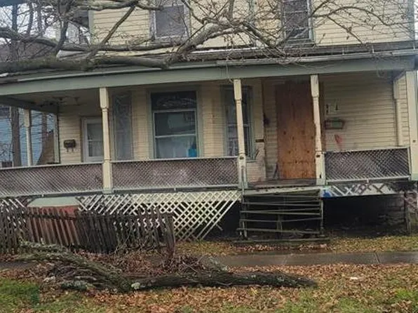 253 W Henry St, Elmira, NY 14904