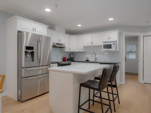 211 Victoria Rd #101, Nanaimo, BC V9R 4P7