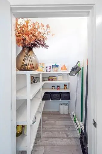 pantry (second level)