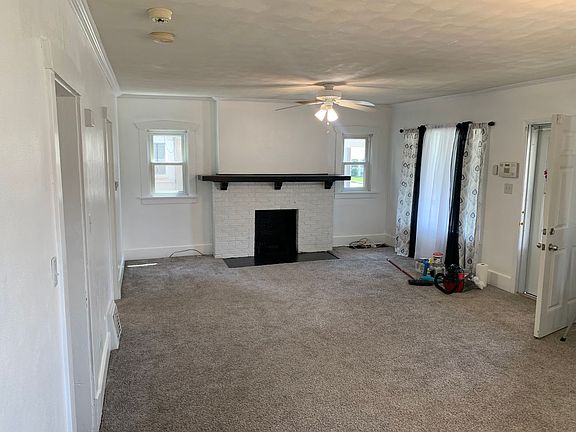 3rd image of 613 W Loucks Ave