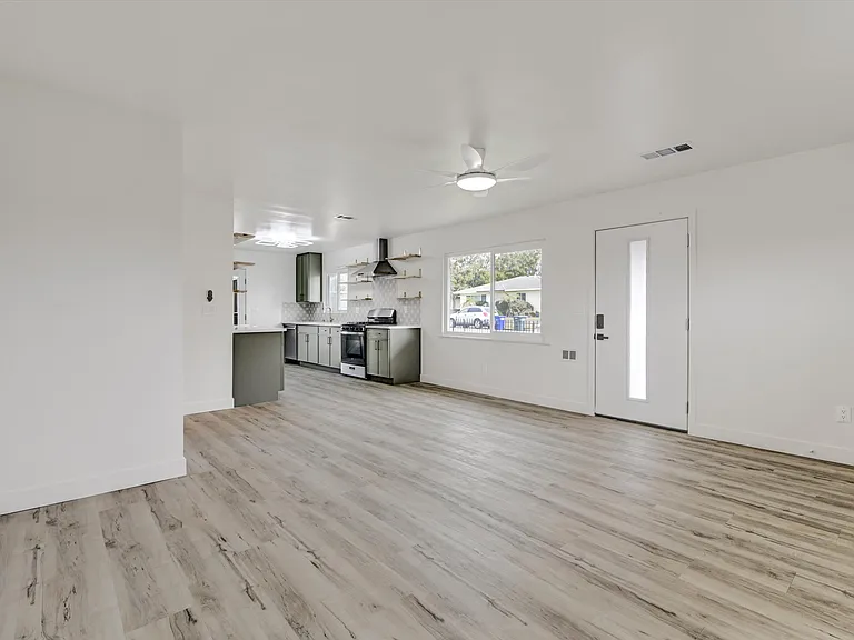 53 N Dunning St — Photo 6