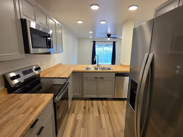 S Helena Ave — Photo 14