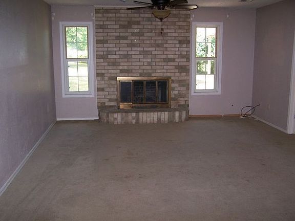 2nd image of Par 3 Golfview Cir