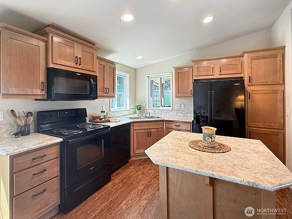 3rd image of 18425 NE 95th Street #34