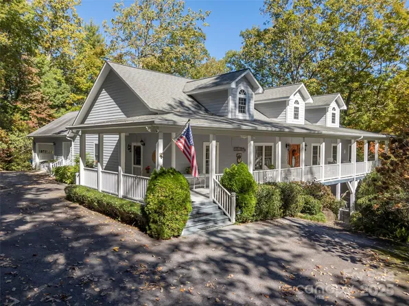 89 Memory Ln, Saluda, NC 28773