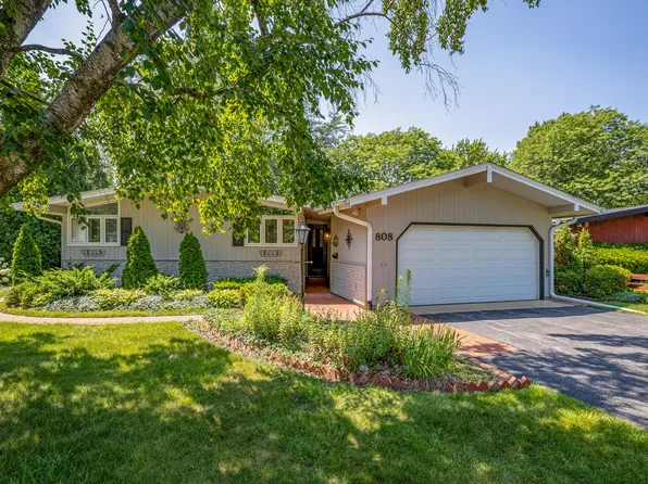 808 Lill St, Barrington, IL 60010