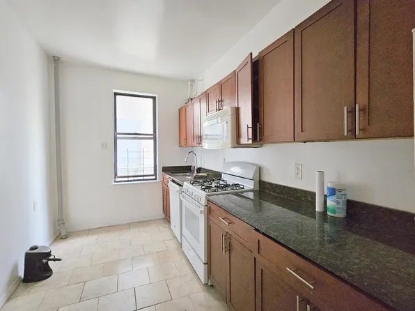 838 West 176th Street image 7 of 13