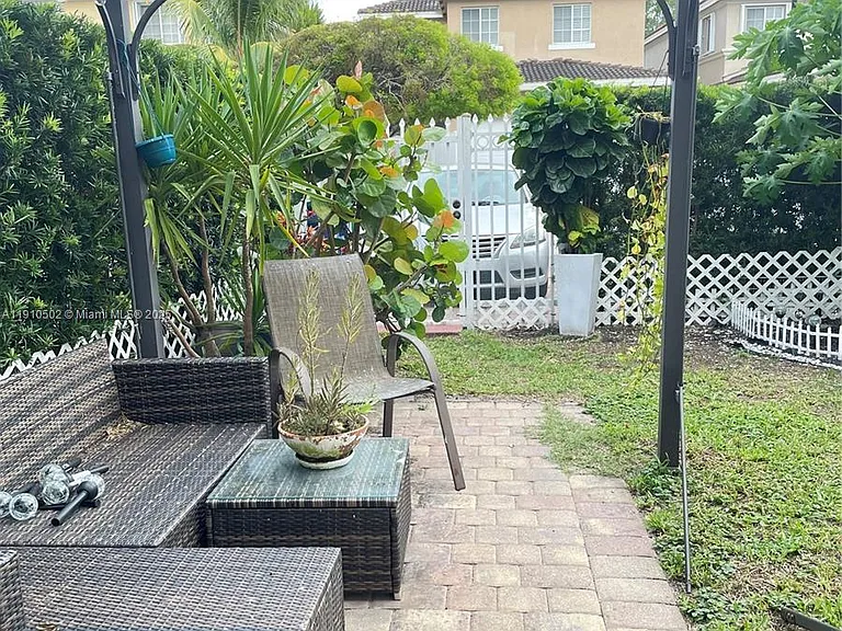 27563 SW 139th Psge #B — Photo 17
