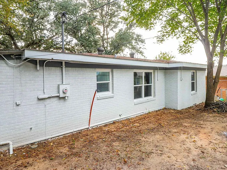 904 Skyview Dr — Photo 15