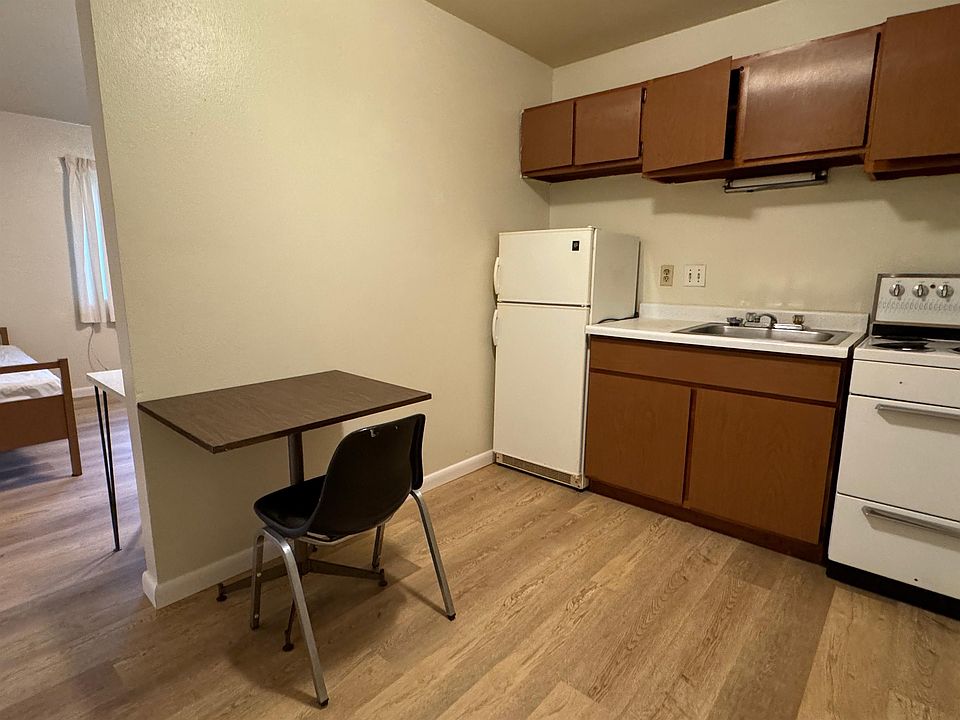 1st image of 316 E College St #12