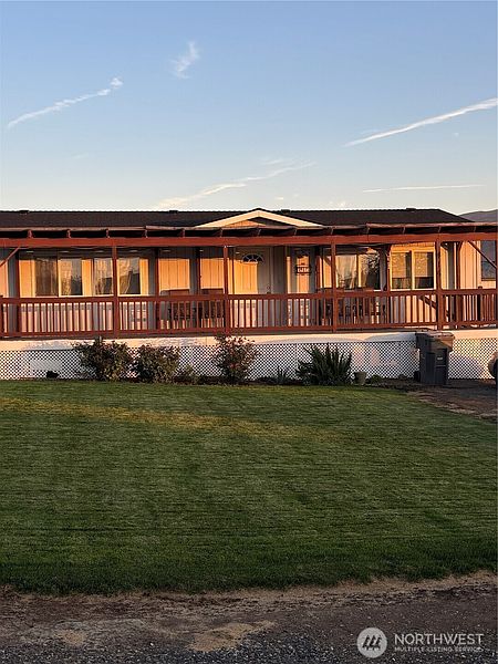 2nd image of 415 Spring Circle SW
