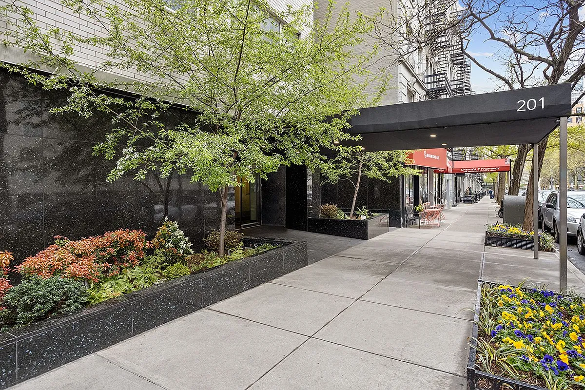 201 East 66th Street #16G in Lenox Hill, Manhattan | StreetEasy